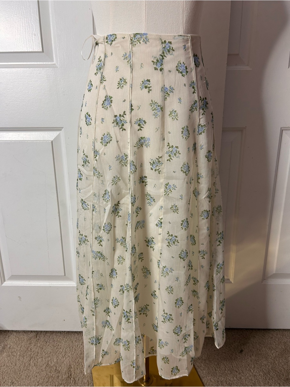 NWT (size XS) MANGO FLORAL SKIRT WITH GODETS - Picture 5 of 11